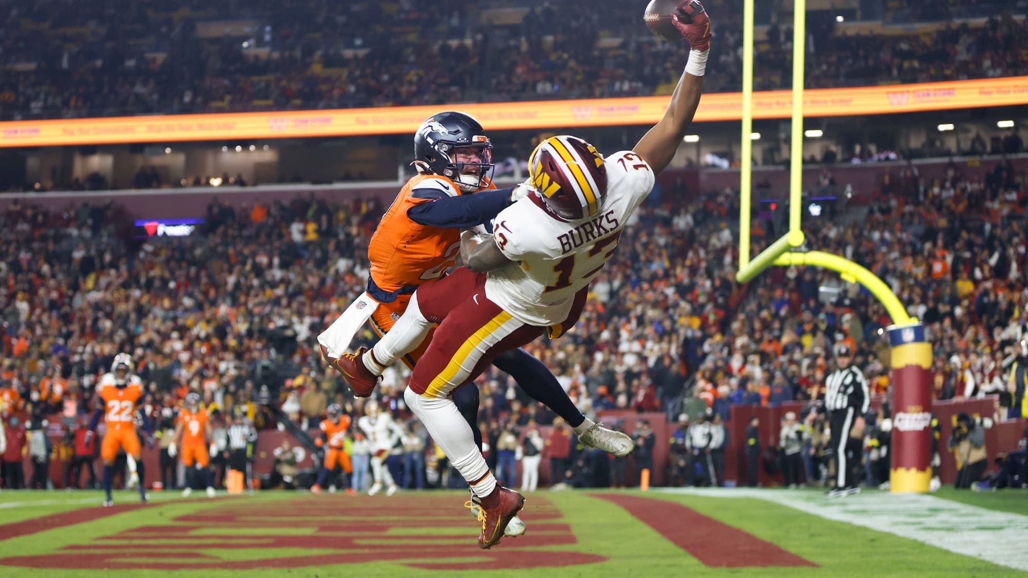 NFL Woche 13: Spektakuläre Ein-Hand-Catches und Quarterback-Drama